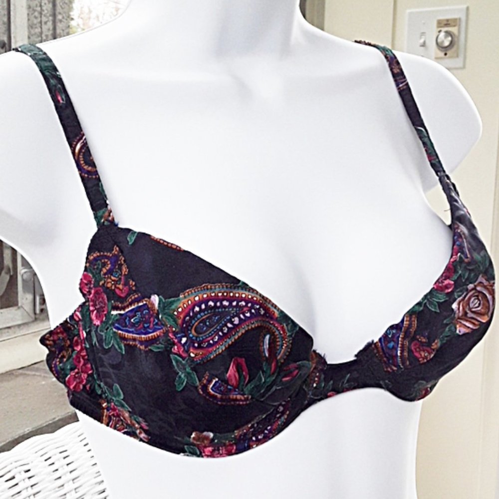 Victoria Secret Underwire PushUp Bra! EUC